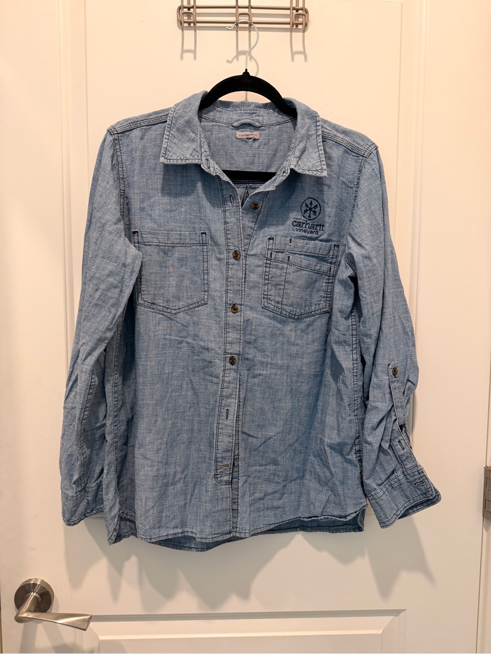 Carhartt Vineyard
Embroidered Compass Logo
Blue Chambray Size L